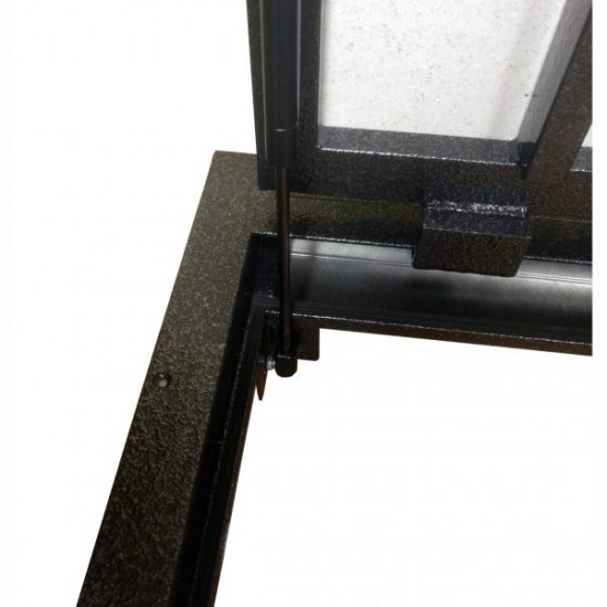 Grīdas tērauda tehniskā (revīzijas) lūka izmērs 80 cm x 70 cm 