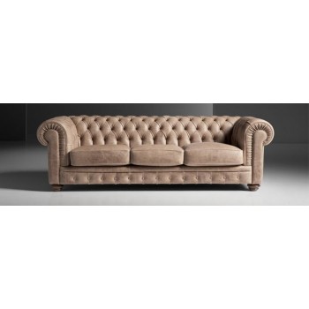 Trīsvietīgs dīvāns Chesterfield stilā Trīsvietīgs dīvāns Chesterfield stilā